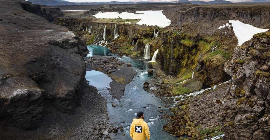 Reykjavík: Landmannalaugar Hike and the Valley of Tears - Hjálparfoss: the short waterfall stop that teaches basalt
