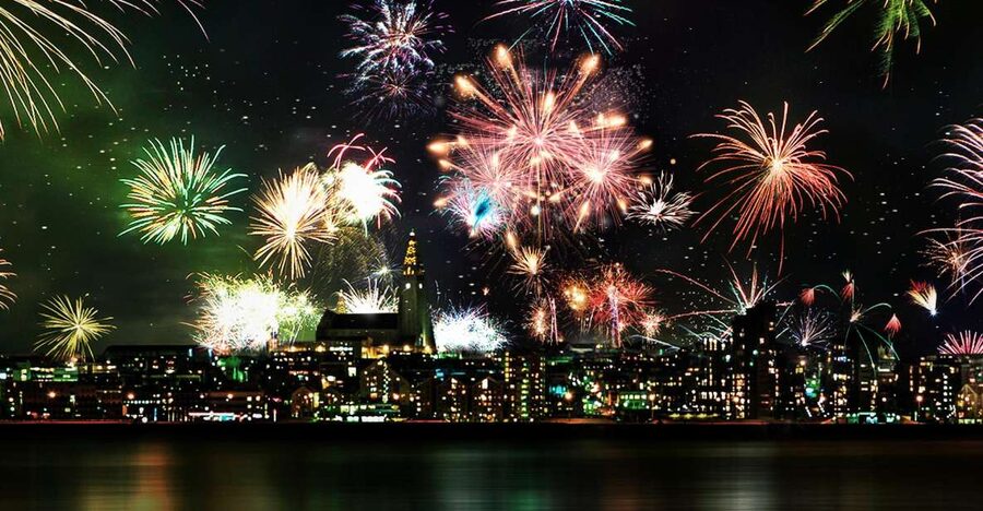 Reykjavik: New Years Fireworks Midnight Cruise - Getting There at Ægisgarður 5b: Start Without Stress