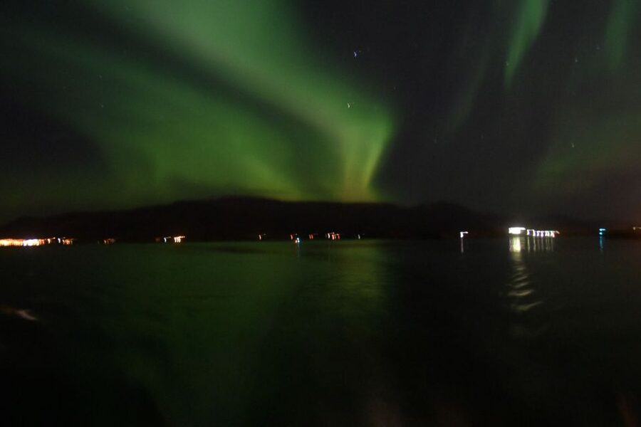 Reykjavik: Northern Lights Guided Boat Tour - Why Reykjavik’s aurora hunt starts faster from the North Atlantic