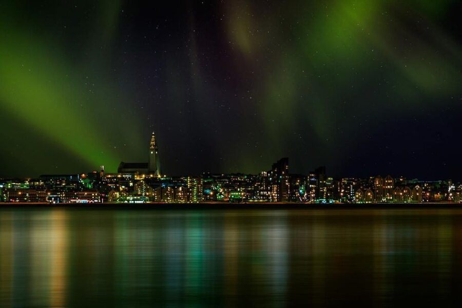 Reykjavik: Northern Lights Motor Yacht Cruise - Spotting the Aurora Borealis: what the crew does and what you should do
