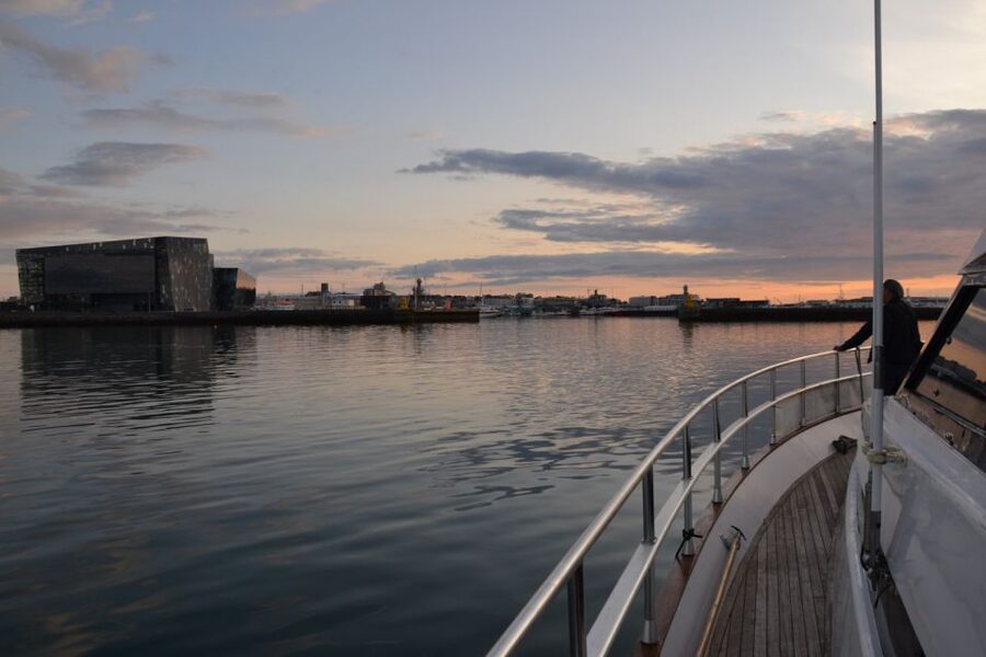 Reykjavik: Northern Lights Motor Yacht Cruise - Old Harbor check in and how to not lose time