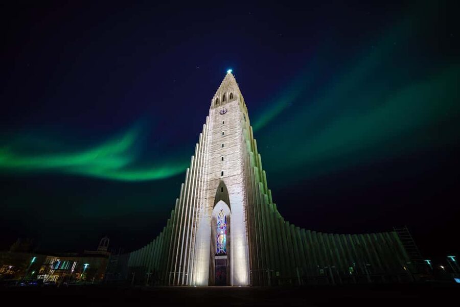 Reykjavik: Northern Lights Small Group with Surprise - The aurora hunt itself: how the guide turns forecasts into action