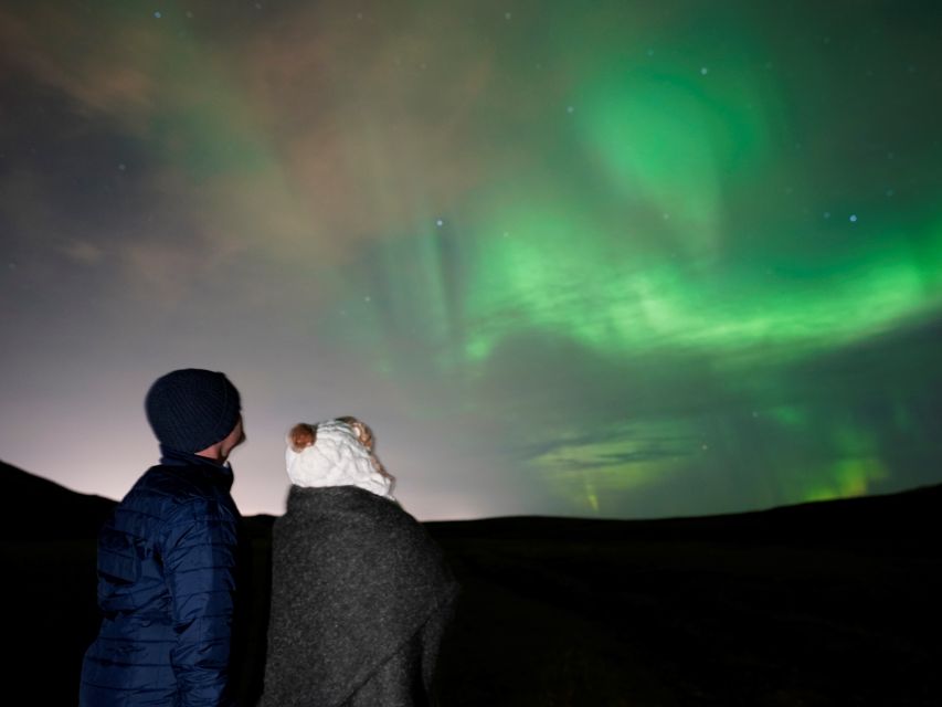 Reykjavik: Northern Lights Tour w/Pro Photos - Small Group - Minibus Pickup and Drop-Off: Getting From Your Hotel to Dark Skies