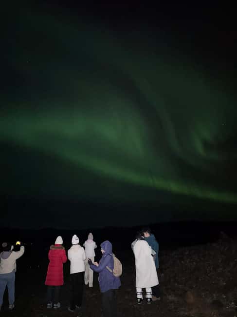 Reykjavik: Northern Lights Tour with Chinese Guide冰岛雷市中文极光团 - Where You Stop, and What Makes Those Breaks Worth It