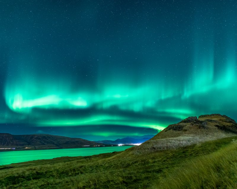 Reykjavik: Northern Lights Tour with Free Photos & Hot Cocoa - The mythology and science lesson you actually remember
