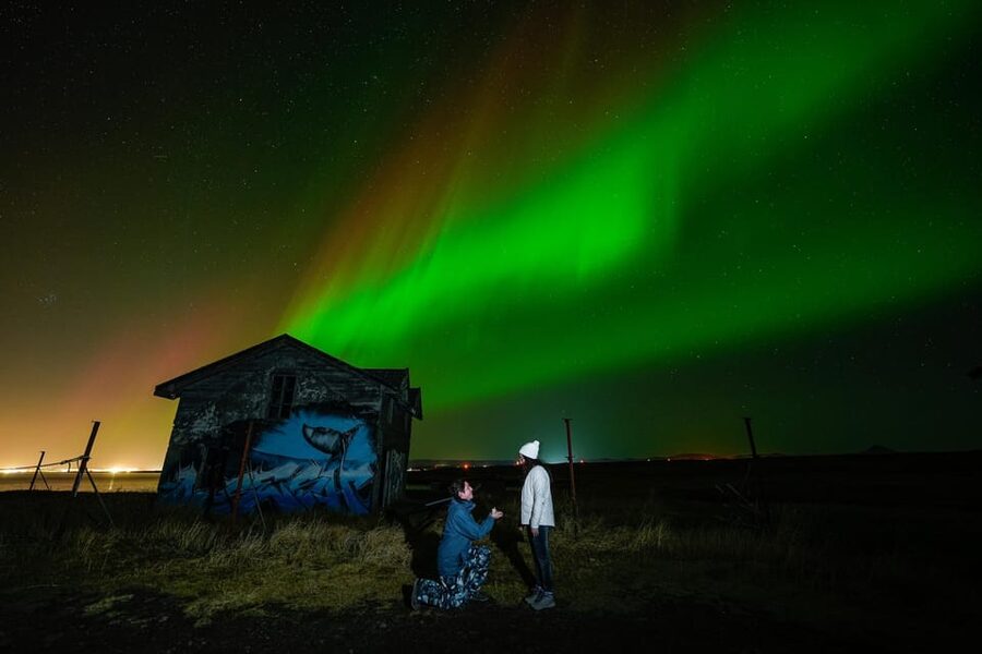 Reykjavik: Northern Lights Tour with Private Photographer - Why this Reykjavik aurora tour feels more organized