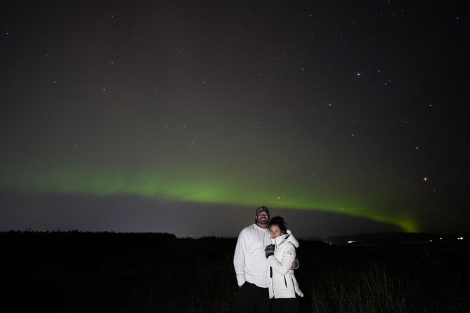 Reykjavik Northern Lights Tour with Pro Aurora Photos Small Group - Snacks, Cocoa, and the Viking Twist That Makes Waiting Easier