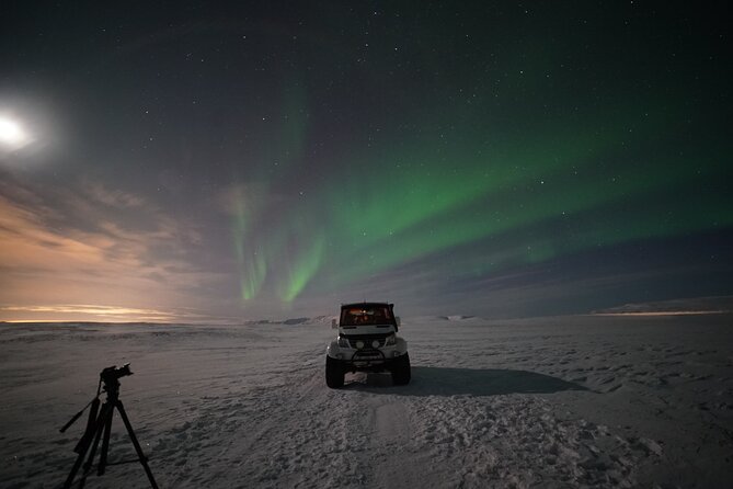 Reykjavik Northern Lights Tour with Pro Aurora Photos Small Group - Weather Happens: How the Unlimited Re-Try Works in Real Life