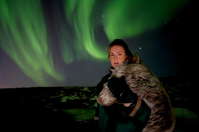 Reykjavik Northern Lights Tour with Pro Aurora Photos Small Group - Guide Style: The Difference Between Watching and Hunting
