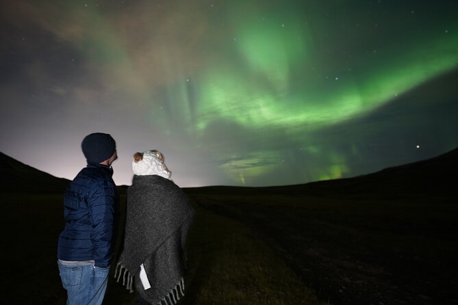 Reykjavik Northern Lights Tour with Pro Aurora Photos Small Group - The Pickup Window, Small-Group Feel, and How to Prep