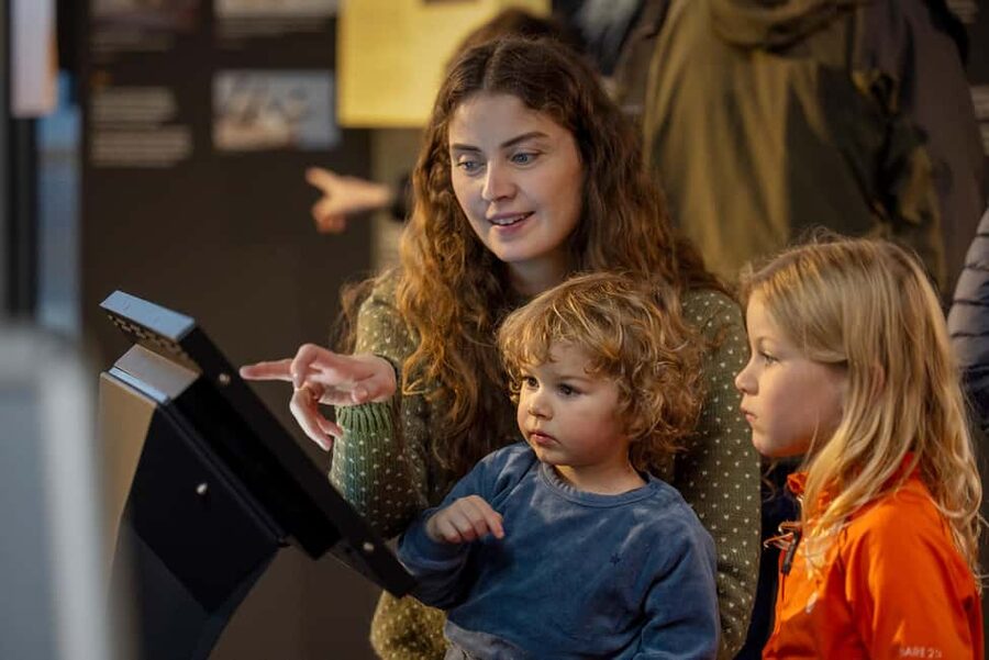 Reykjavik: Perlan - Wonders of Iceland Experience - Enter Perlan and Get Your Bearings Fast