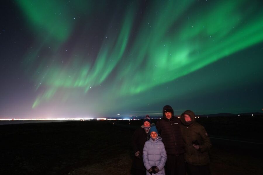 Reykjavik: Premium Northern Lights Tour with Free Photos - Free Photos of You in the Northern Lights: What to Expect and How to Prepare