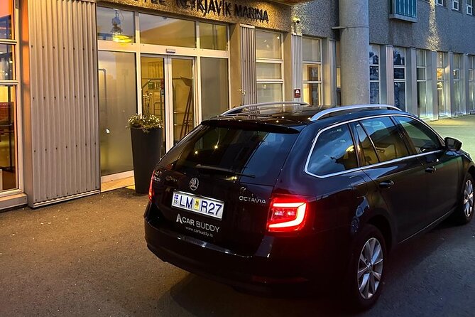 Reykjavik: Private Keflavik Airport to Hotel Transfer: upto 8 PAX - The Direct Ride to Reykjavik, Without the Public-Transit Hassle