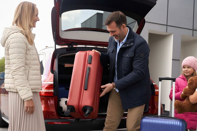 Reykjavik: Private Keflavik Airport to Hotel Transfer: upto 8 PAX - Door-to-Door Drop-Off: Hotels, Airbnb, and Getting Settled Fast