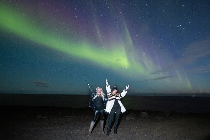 Reykjavik Private Northern Lights Tour with Pro Photographer - Your 3 to 4 Hour Night Plan: Pickup, Coffee, and Spot Changes