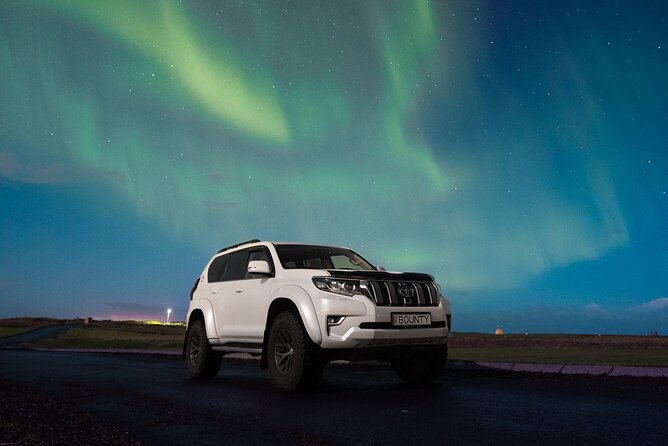 Reykjavik Private Northern Lights Tour with Pro Photographer - Off-Road Driving and the Cloud-Finding Advantage