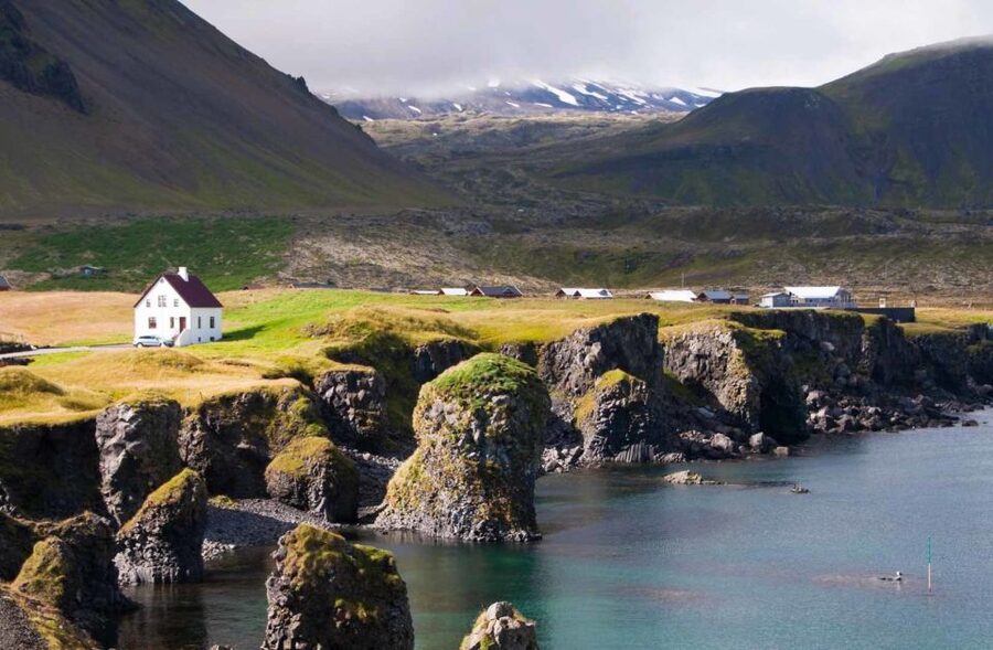Reykjavik: Private Snaefellsnes and Kirkjufell Jeep Tour - Hidden stops, not just the bus view