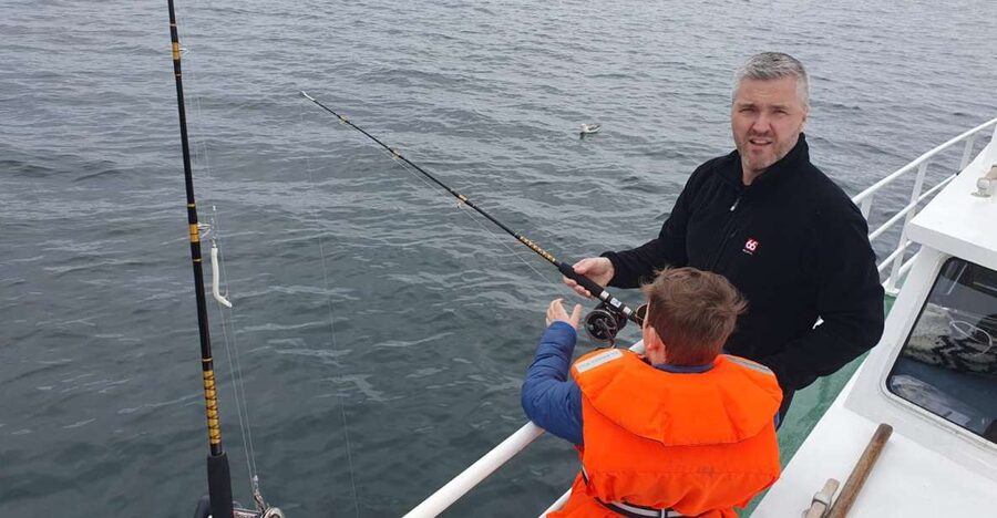 Reykjavik's Finest Catch: Guided Sea Angling Tour - Getting on the boat: Hlésgata 1 and the Viggson Sailing crew