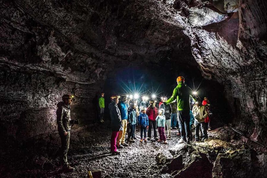 Reykjavik: Silver Circle + Ice Tunnel, Baths, or Lava Cave - Timing and logistics: start early, move between zones, and expect some downtime