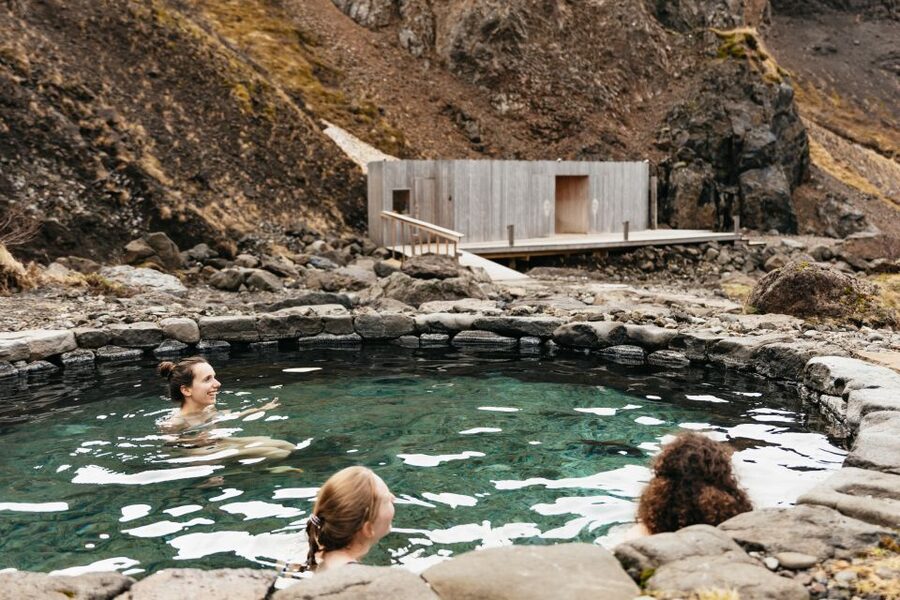 Reykjavik: Silver Circle Tour, Canyon Ride, & Thermal Baths - Silver Circle from Reykjavik, why this route feels more relaxed