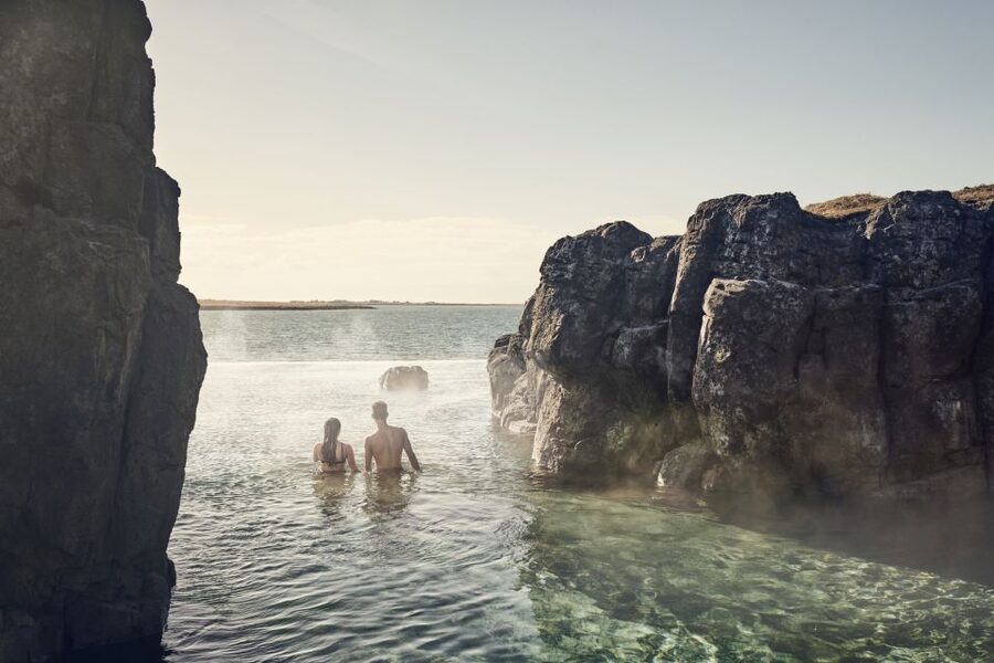 Reykjavik: Sky Lagoon Entrance Pass With 7-Step Spa Ritual - Entering the lagoon: getting your routine right