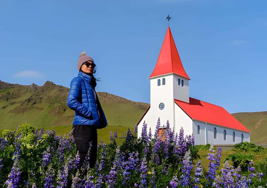 Reykjavik: Small Group South Coast Tour with Spanish Guide - Hvolsvöllur: the first pause before the big sights