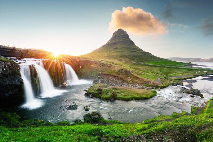 Reykjavik: Snæfellsnes Day Trip with Vatnshellir Lava Cave - Borgarnes break and the built-in rhythm of stops