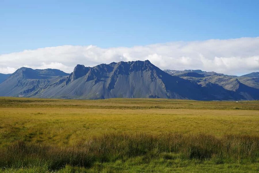 Reykjavik: Snæfellsnes Peninsula Tour in Chinese冰岛斯奈山中文一日团 - Ytri Tunga: golden sand and seal-spotting energy