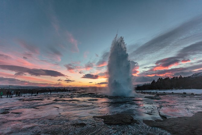 Reykjavik: The Lava Tunnel and Golden Circle Small-Group Tour - Raufarhólshellir Lava Tunnel in the Blue Mountains, what to expect