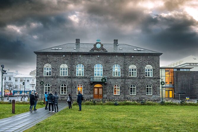 Reykjavik Walking Tour - Walk with a Viking - Small-group vibe and how the guide keeps it moving