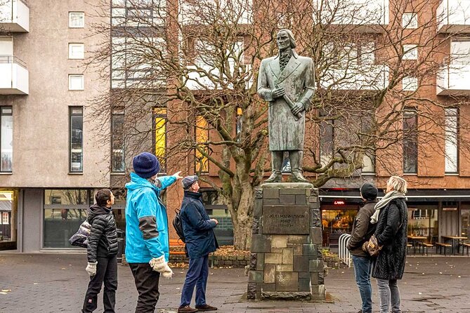 Reykjavik Walking Tour - Walk with a Viking - Alþingi and the oldest parliamentary thread in the world