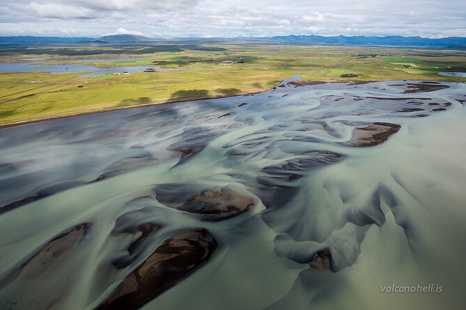 River-braids & Geothermal Private Photo Tour - What to wear and bring for a cold, door-off shoot