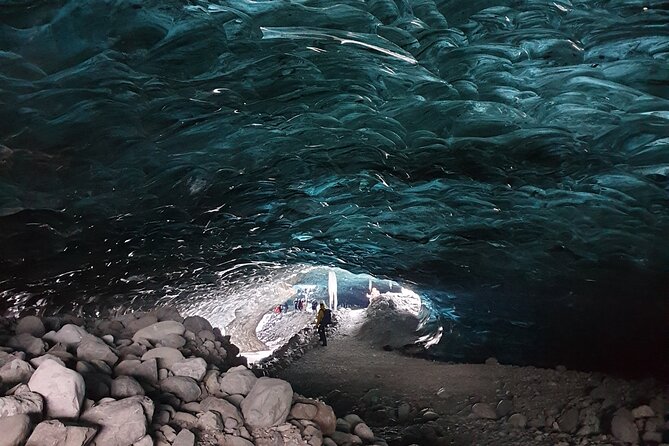 Sapphire Ice Cave Tour from Jökulsárlón - Extra Small Group - Guide and Safety: What the Included Equipment Means for You