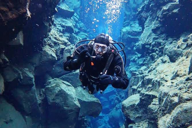 Silfra: Diving Between Tectonic Plates - Meet on Location - Safety, Skill Requirements, and Why They Matter