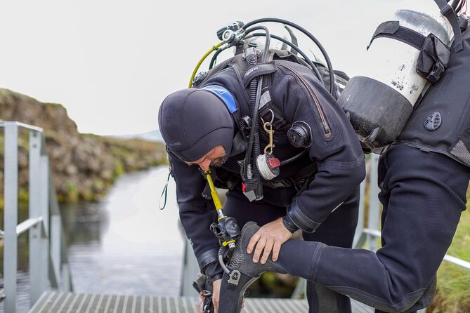Silfra: Diving Between Tectonic Plates - Meet on Location - Guides, Photos, and the Small-Group Advantage