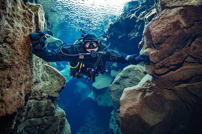 Silfra: Diving Between Tectonic Plates - Meet on Location - The 3-Hour Flow: From Meeting Point to Silfra Water