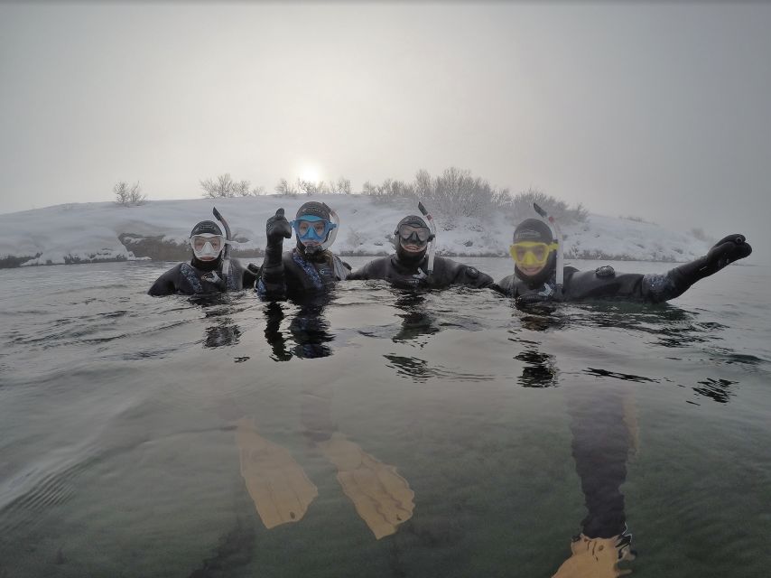 Silfra: Fissure Snorkeling Tour with Underwater Photos - Guides and safety: how the small group and PADI training change the feel