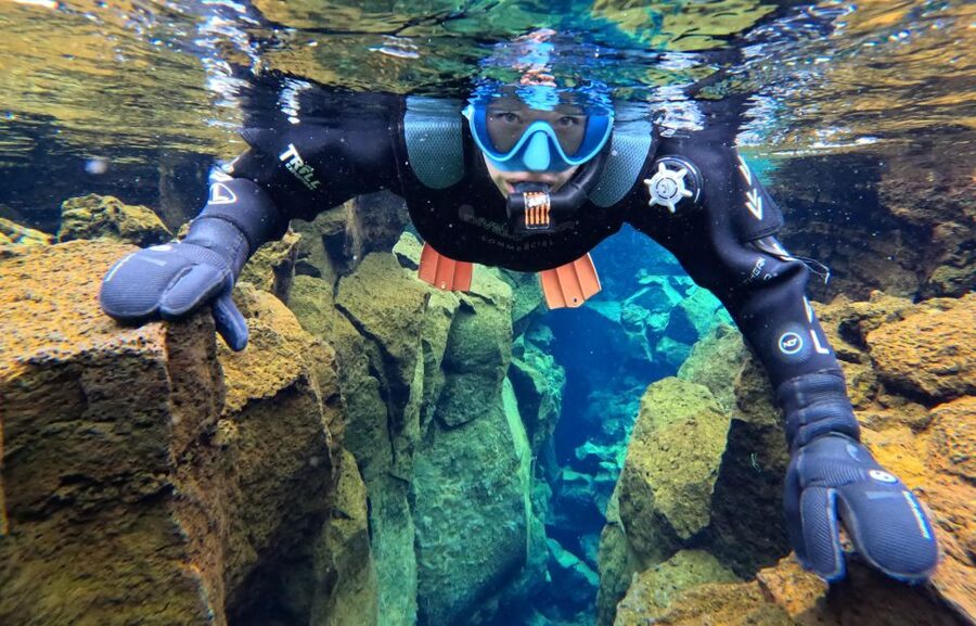 Silfra: Fissure Snorkeling Tour with Underwater Photos - GoPro photos included: why it is easier than holding a camera