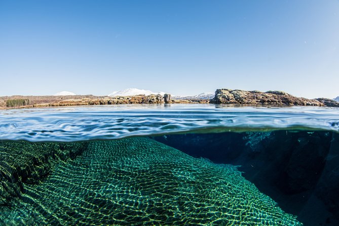 Silfra: Snorkeling Between Tectonic Plates - Meet on Location - Silfra Hall, Cathedral, and Lagoon: Seeing the Rift Up Close