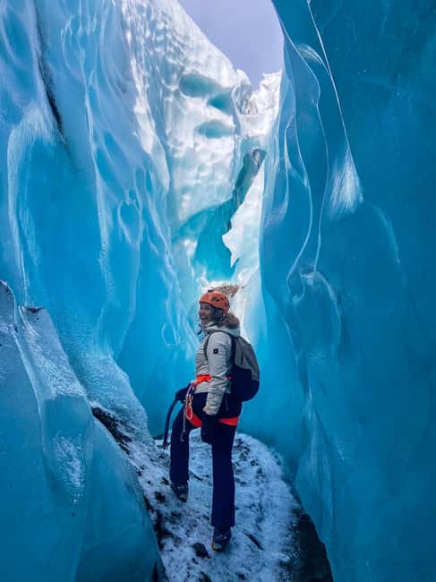 Skaftafell: Blue Ice Maze Glacier Hike on Vatnajökull - Blue ice photos without the heavy crowd feeling