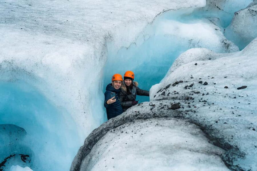 Skaftafell: Blue Ice Maze Glacier Hike on Vatnajökull - The 4-hour flow, from Skaftafell hut to blue-ice walls