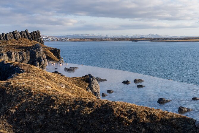 Sky Lagoon Ticket with 7-Step Ritual and Transfers from Reykjavik - Timing for sunset, lights, and the calmest vibes