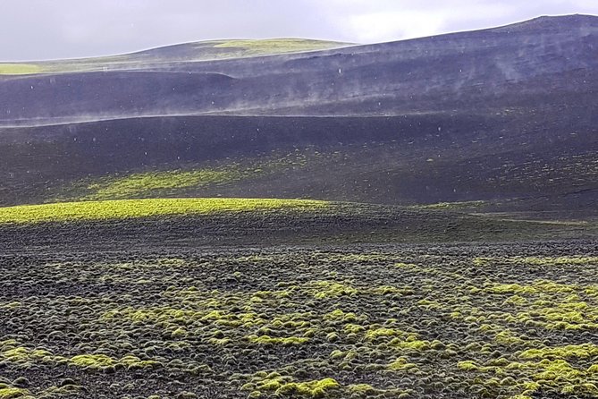 Small Group Day Tour to Lakagigar volcano by Super Jeep from Klaustur - Staying safe in Vatnajökull National Park without losing the fun