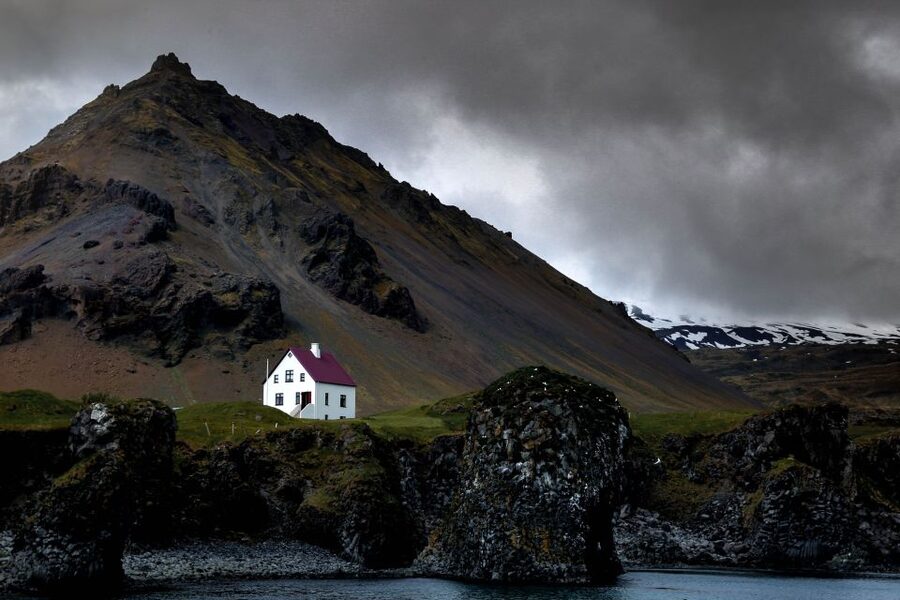 Snæfellsnes: Small-Group Hidden Treasures of The West Tour - Djúpalónssandur black sand, shipwreck traces, and birdwatching