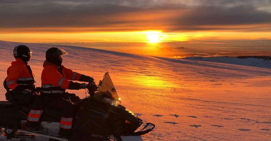 Snowmobiling on Eyjafjallajökull – The Summit of Adventure - The Super Jeep Climb: Off-Road Views and Real Route Conditions