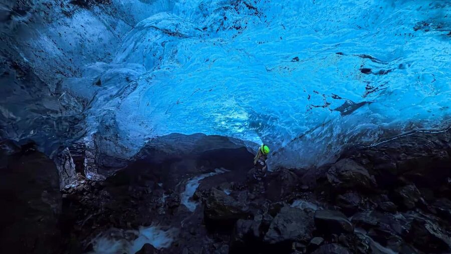Sólheimajökull: Glacier Hike and Ice Cave Tour - Who this glacier hike is best for