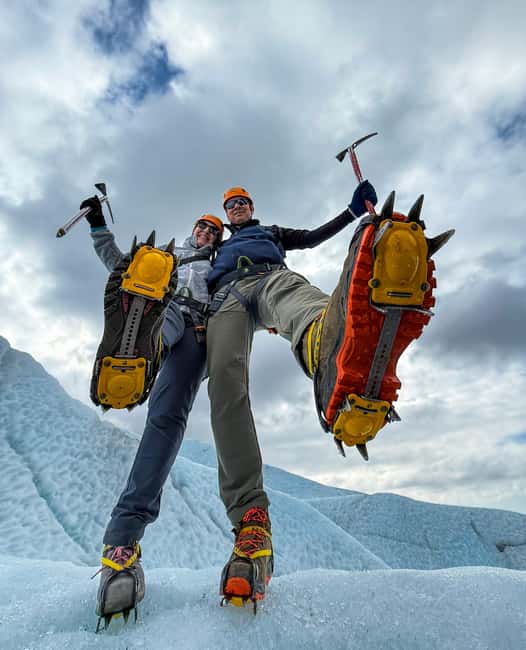 Sólheimajökull: Glacier Hike and Ice Climbing Tour - Getting To Sólheimajökull and the 20-Minute Arrival Rule