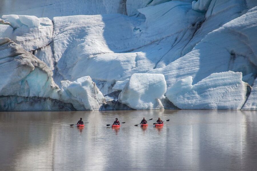 Sólheimajökull: Guided Kayaking Tour on the Glacier Lagoon - The 3-hour flow on the water: calm paddling and iceberg scale