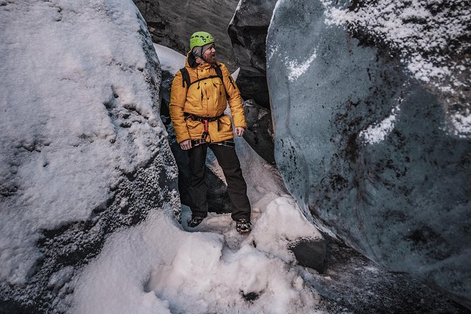 Sólheimajökull Ice Climbing and Glacier Walk - Walking Out to the Glacier: The 15-Minute Warmup That Counts