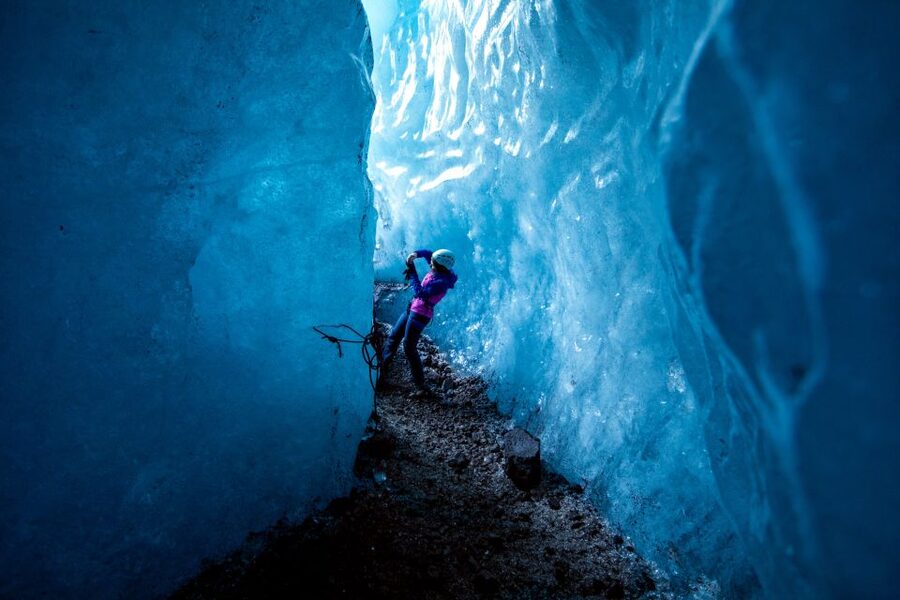 South Coast Iceland: 2-Day Blue Ice Cave & Jokulsarlon Tour - Getting from Reykjavik: an early start and minibus pacing